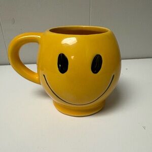 Vintage 70s McCoy Yellow Smiley Face Mug McCoy Pottery 4” Tall 5” Wide EUC